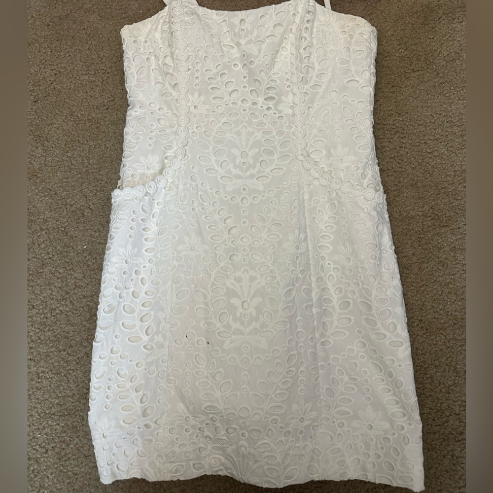 Detailed all white Lily Pulitzer size 2 summer dress that ties in back